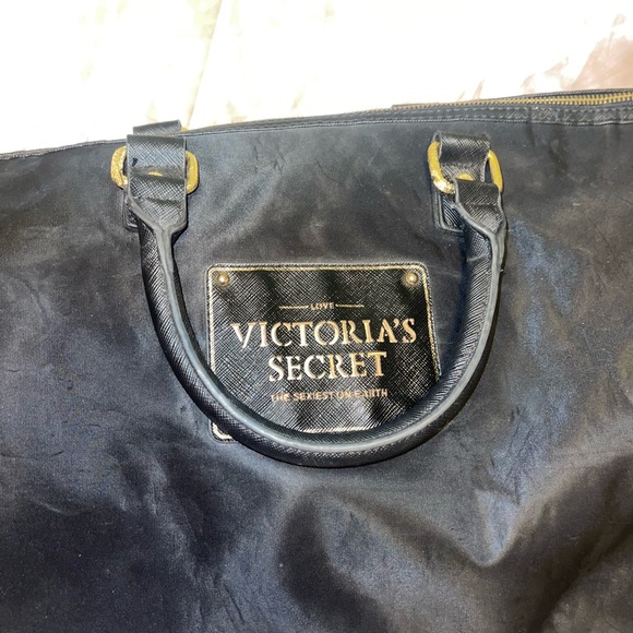Victoria’s Secret Huge Overnight Duffle Bag - Picture 2 of 6